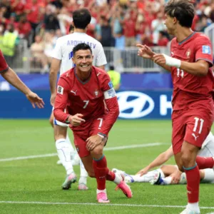 Cristiano marca dois e lidera goleada de Portugal contra Uzbequistão.| Foto: Reprodução SBT Sports/ Divulgação