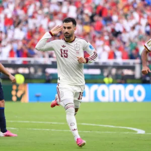 Espanha vence e elimina o Uruguai na fase de grupos