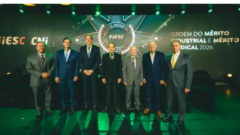 FIESC entrega Ordem do Mérito Industrial 2026 e homenageia cinco líderes da indústria catarinense