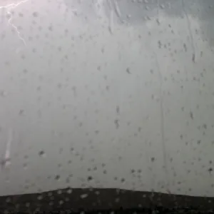 Frente fria provoca temporais com raios, vento e granizo em SC nesta segunda-feira (22) | Foto: Canva