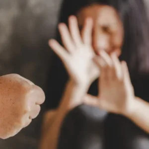 Homem é preso por violência doméstica e resistência em Curitibanos