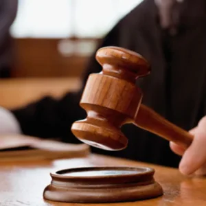 Justiça obriga Palmeira a exonerar 25 comissionados
