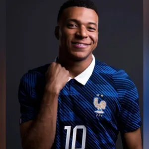 Mbappé chega a 14 gols em Copas e ultrapassa Messi e Pelé