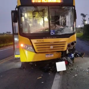 Motociclista morre em batida frontal com ônibus na BR-280