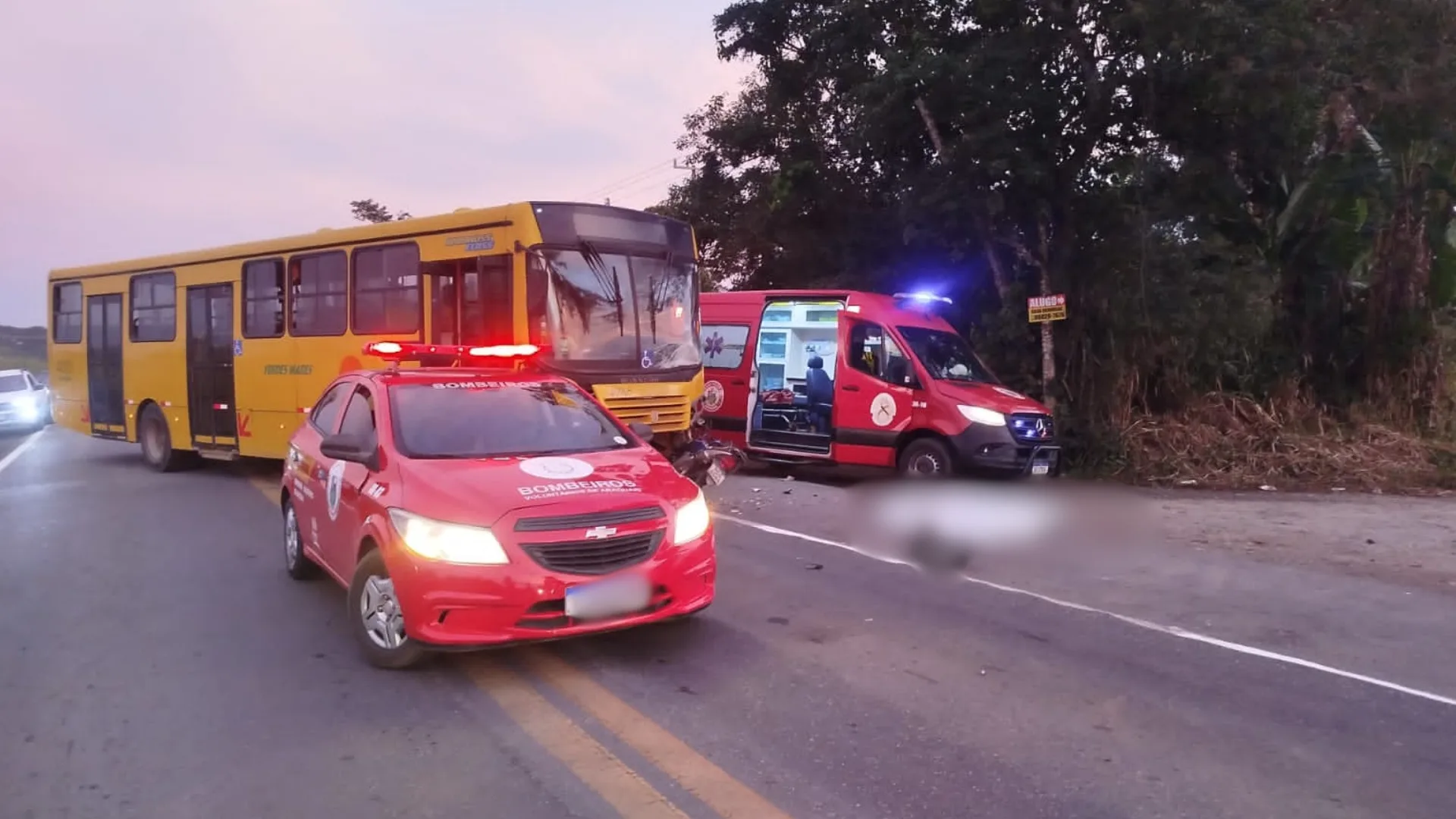 Motociclista morre em batida frontal com ônibus na BR-280