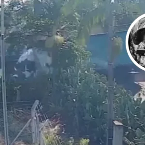 Motorista de SC morre após caminhão ser atingido por trem no Paraná