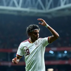 Por que Lamine Yamal não usará a camisa 10 da Espanha