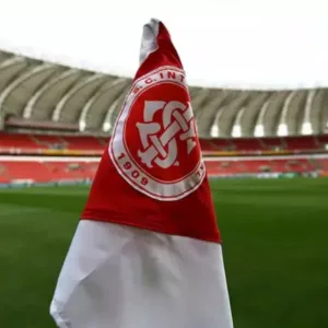 Pressionado, Internacional anuncia saídas na comissão técnica