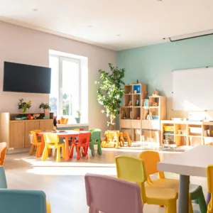 Professora é condenada por maus-tratos contra bebês em creche de SC