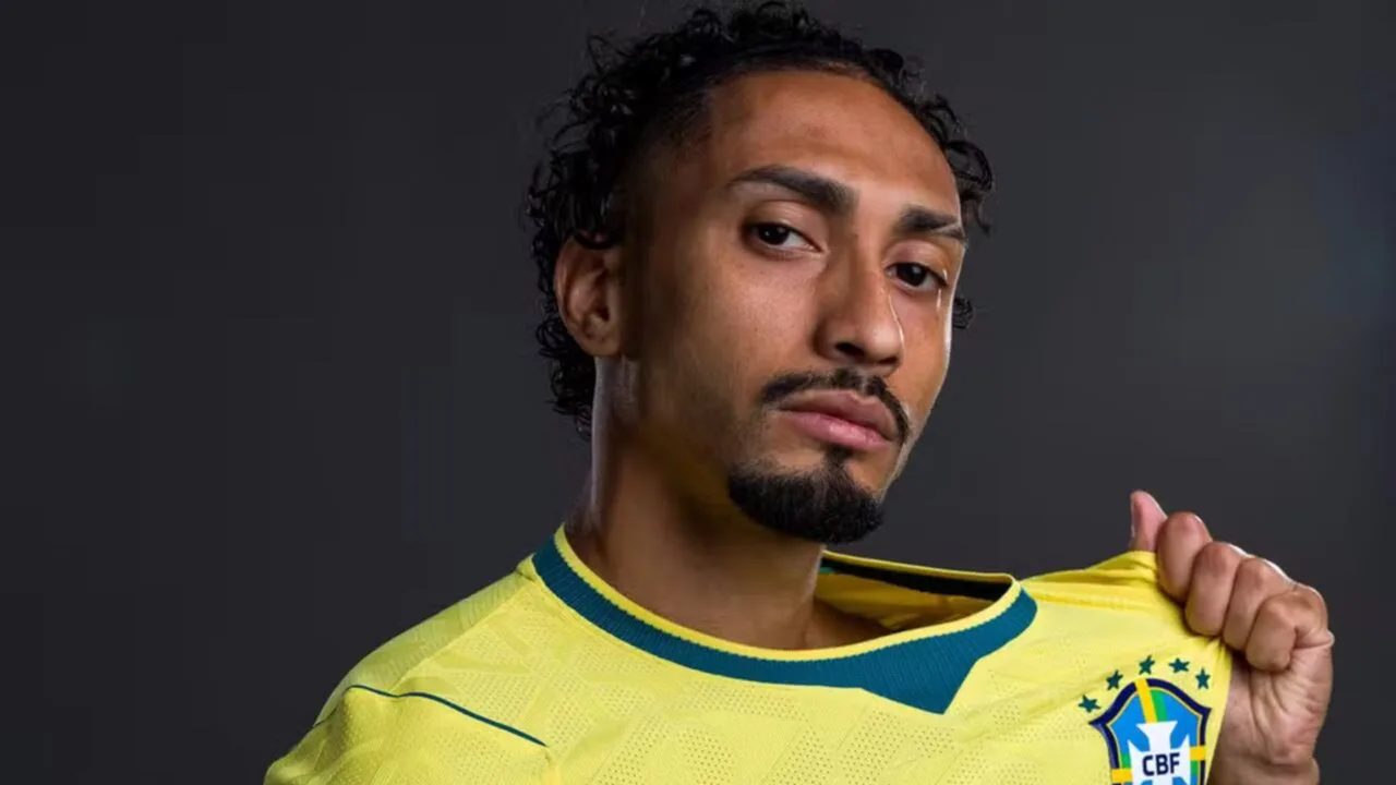 Raphinha quebra silêncio após lesão e projeta retorno à Seleção Brasileira