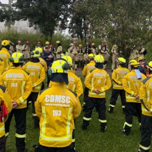 SC envia equipes dos bombeiros para simulado integrado de desastres no RS