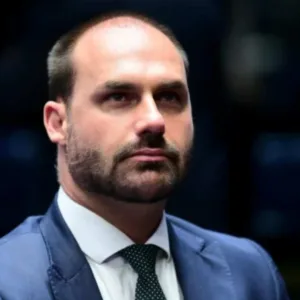 STF forma maioria para condenar Eduardo Bolsonaro por coação