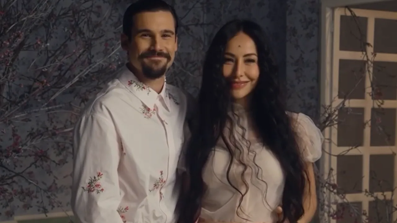Sabrina Sato e Nicolas Prattes anunciam gravidez