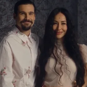 Sabrina Sato e Nicolas Prattes anunciam gravidez