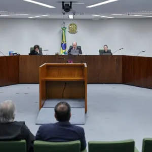 Segunda Turma do STF mantém prisões de Henrique e Felipe Vorcaro