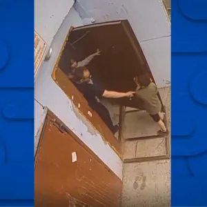 VÍDEO menino de 5 anos ajuda a impedir sequestro na Rússia