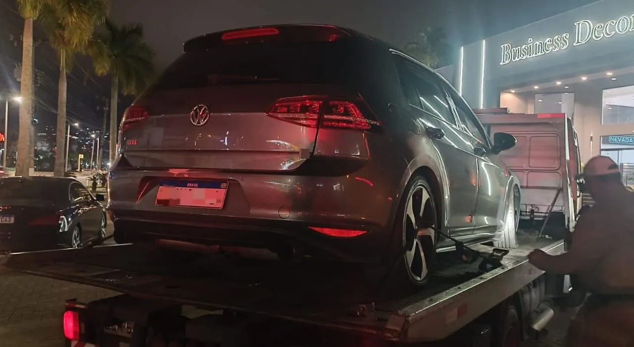 motorista sem CNH tenta fugir de blitz da Lei Seca e acaba preso na SC-401 em Florianópolis