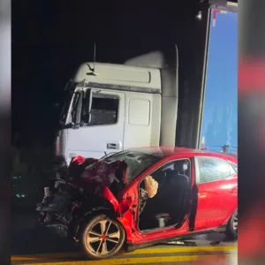 Acidente entre carro e caminhão deixa motorista morto na BR-282 | Foto: CBMSC/Divulgação