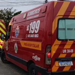 Acidente entre dois veículos interdita totalmente a BR-282 em Campos Novos