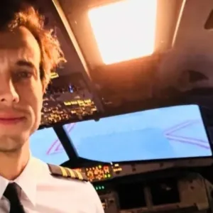 Aluna pousa avião após instrutor saltar da aeronave durante voo na Argentina
