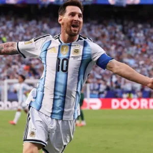 Argentinos celebram vaga, mas fazem alerta após vitória sofrida sobre a Suíça