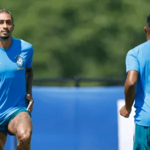 Brasil deve ter Martinelli como titular nas oitavas; Raphinha fica no banco - Imagem: reprodução/ SBT