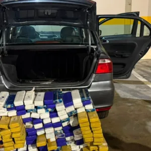 Apreensão ocorreu na madrugada deste sábado durante fiscalização em Painel