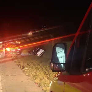 Colisão envolvendo quatro veículos mobiliza bombeiros na BR-282