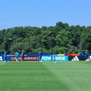 Com baixa, Ancelotti comanda treino para duelo contra a Noruega