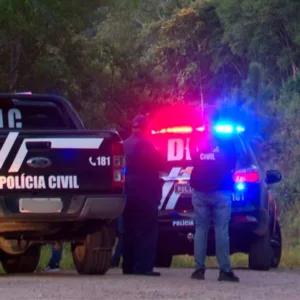 Como polícia encontrou mulher de 71 anos sequestrada e jogada em ribanceira de 200 metros em SC