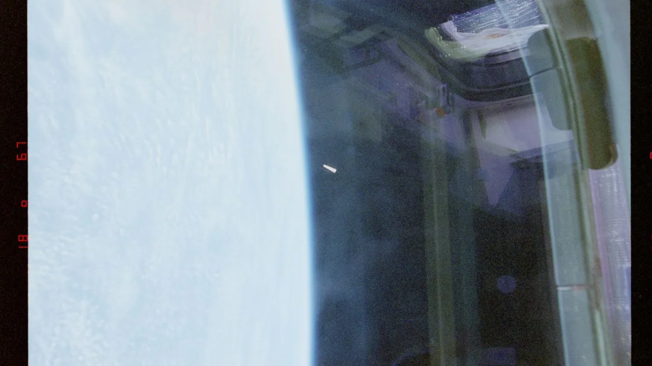 EUA divulgam novas imagens de supostos OVNIs registradas por astronautas da Nasa; veja