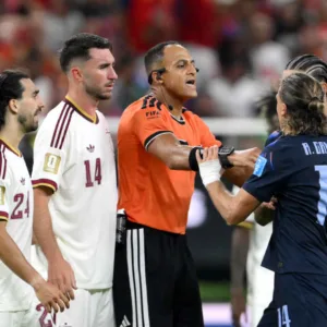 Fifa define arbitragem para Brasil x Noruega na oitavas| Foto: Reprodução SBT Sports / Divulgação