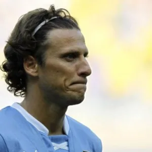 Forlán é anunciado como técnico interino do Uruguai