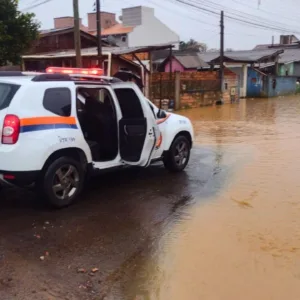 Forte chuva atinge Lages e alaga bairros neste sábado (11)