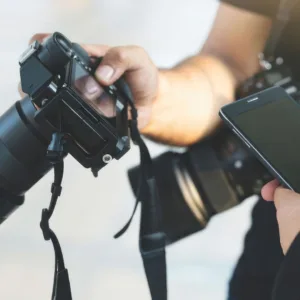 Fotógrafa é condenada a indenizar cliente em R$ 3 mil por não entregar fotos em SC