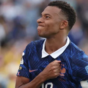 França retoma liderança do ranking da Fifa após avanço na Copa do Mundo