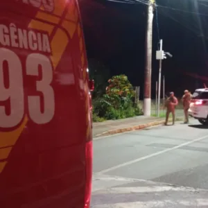 Homem de 52 anos é executado a tiros ao lado de carro em Rio Negrinho