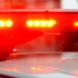 Homem morre ao cair de telhado durante trabalho em SC