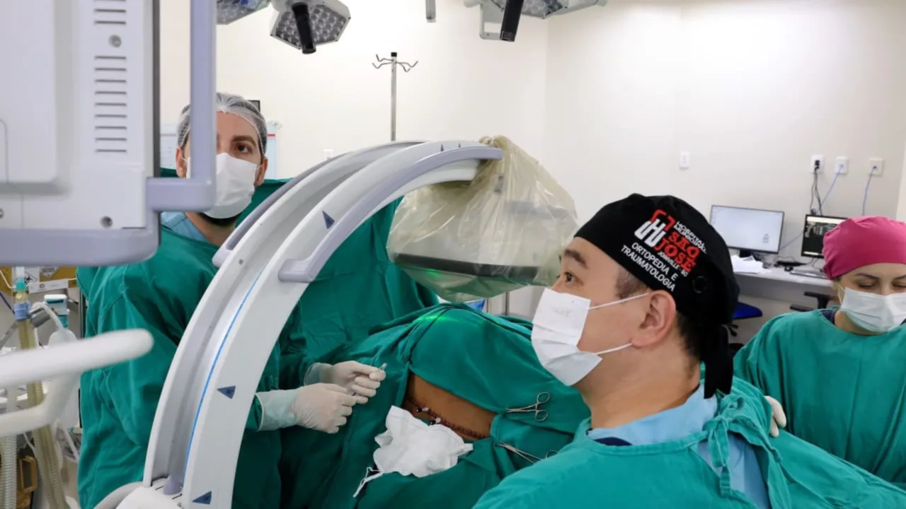Hospital de Joinville realiza procedimento inédito lesão medular pelo SUS