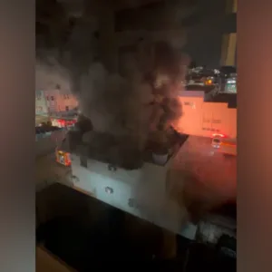 Incêndio atinge clínica veterinária no bairro Balneário, em Florianópolis