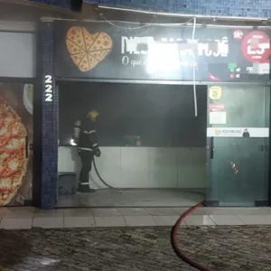 Incêndio atinge cozinha de pizzaria em Lages