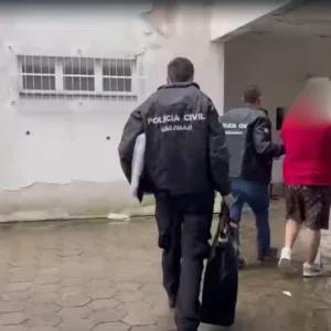 Influenciador é preso em Florianópolis por suspeita de pornografia infantil e extorquir crianças pela internet