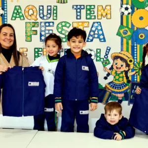 Lages inicia entrega de 15 mil jaquetas de inverno na rede municipal