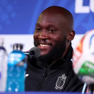 Lukaku pede jogo perfeito da Bélgica contra a Espanha na Copa