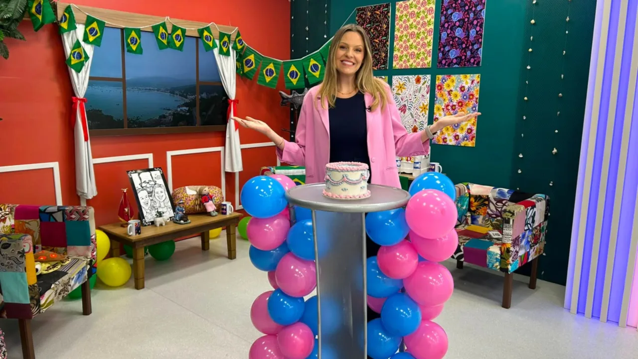 Maria Ester revela que está esperando um menino; veja nome e detalhes da revelação