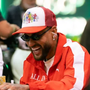 Neymar é poupado e joga poker durante vitória do Santos