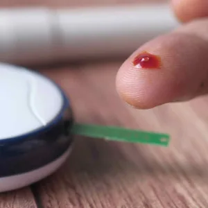 Nova lei do diabetes tipo 1 garante direitos na escola e no trabalho; entenda