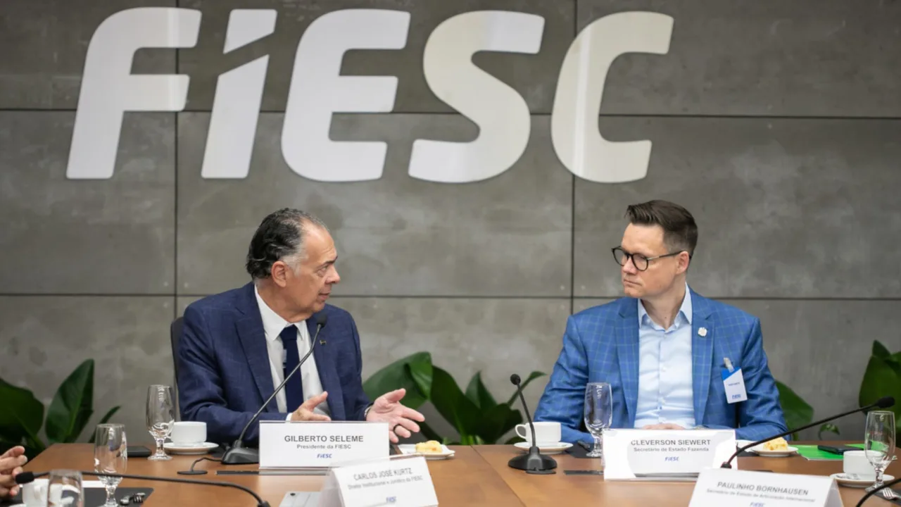 Fiesc e Governo de SC discutiram impactos do tarifaço dos EUA nesta terça-feira (21) | Foto: Filipe Scotti/FIESC