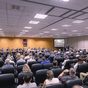 Evento na Associação Empresarial de Joinville (Acij) discutiu o futuro das cidades e o avanço dos bairros planejados | Foto: Gabriel Bazt