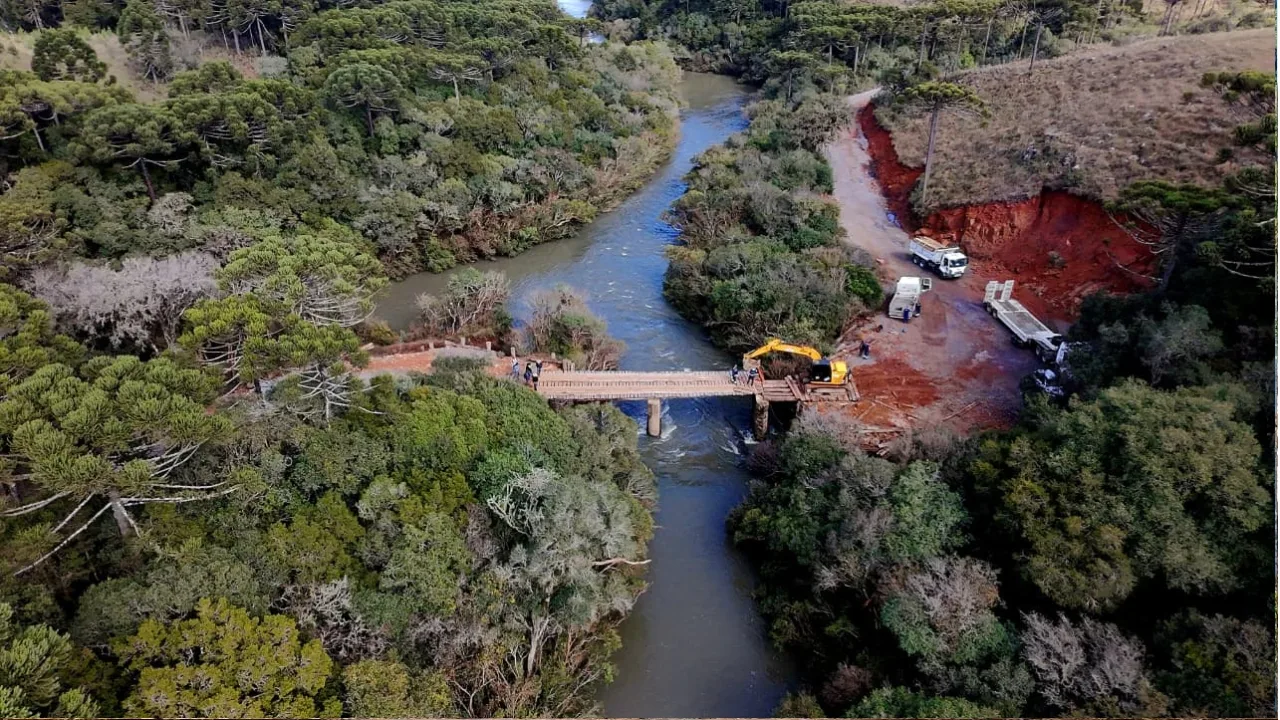 Prefeitura reconstrói ponte do Rio Pelotinhas na Coxilha Rica